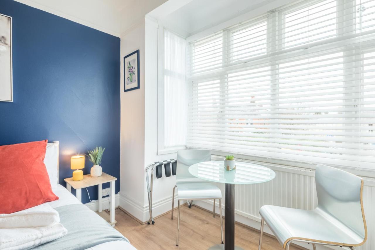 Private Room 4 With Kitchenette By Cb Stays No Minimum Stays Cambridge  Ngoại thất bức ảnh